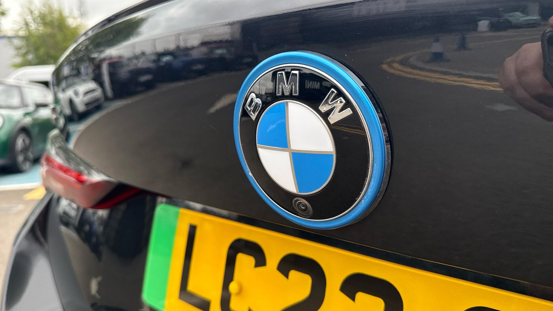 BMW i4 view 32