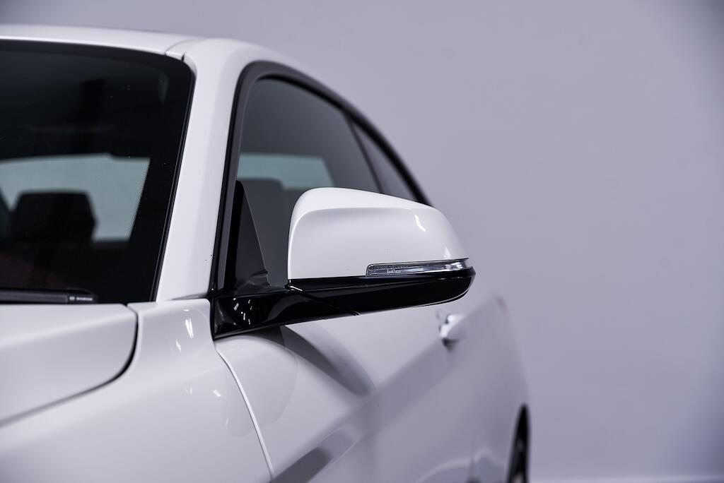 BMW 2 Series view 9
