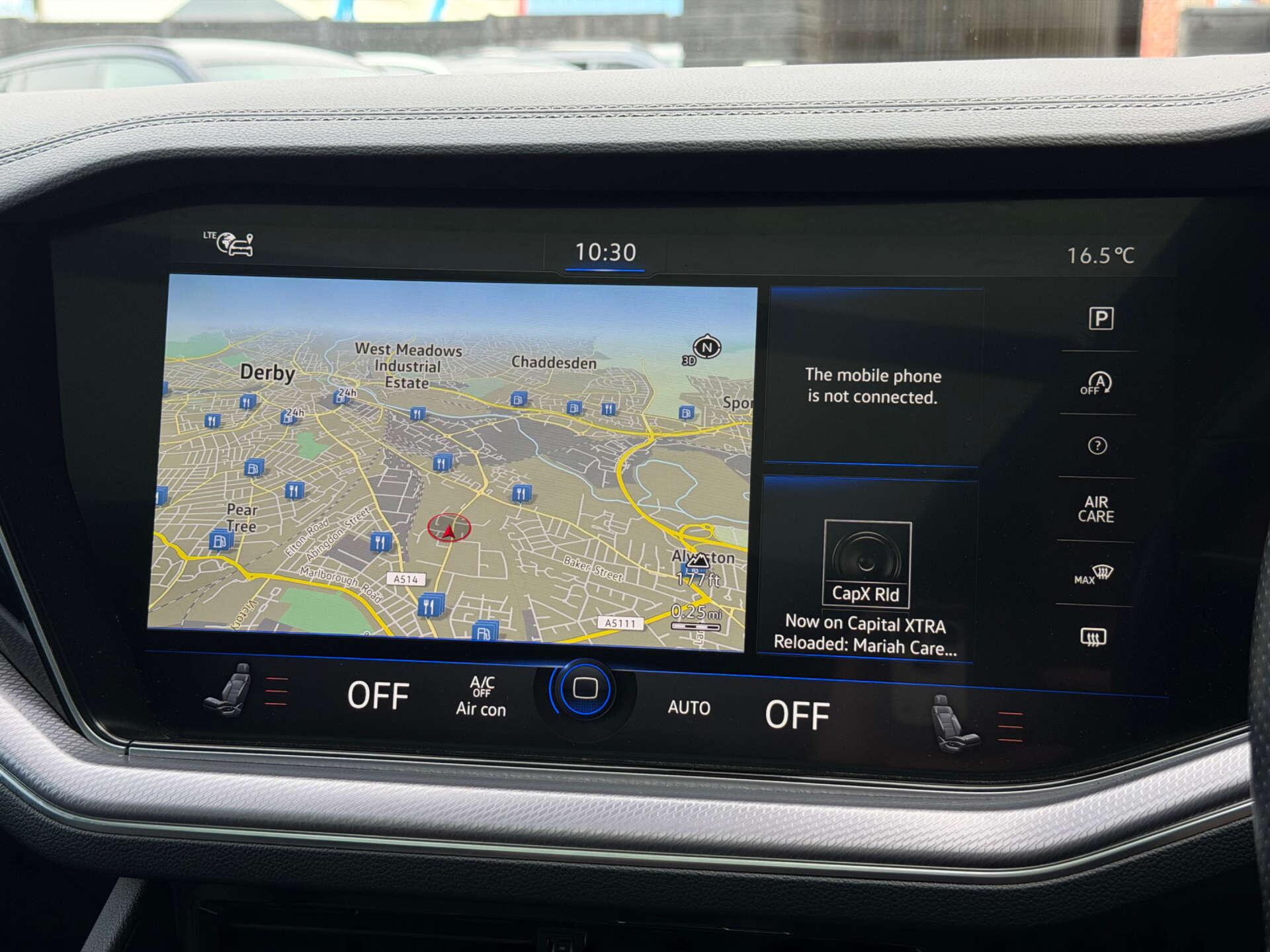 Volkswagen Touareg view 23