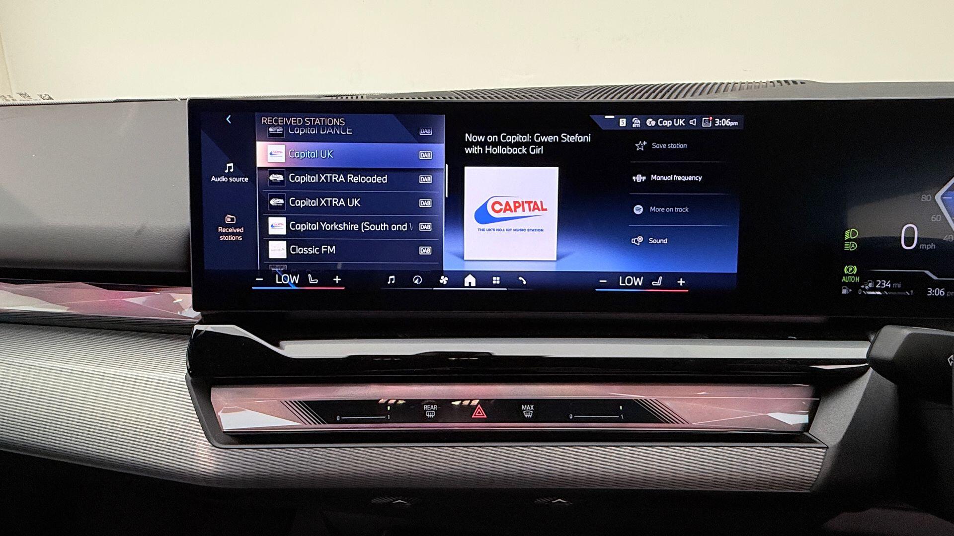 BMW 5 Series view 8