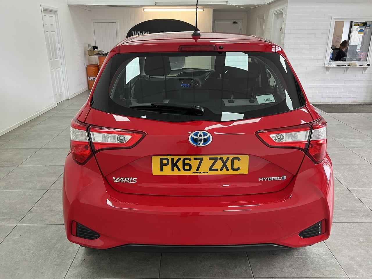Toyota Yaris view 4