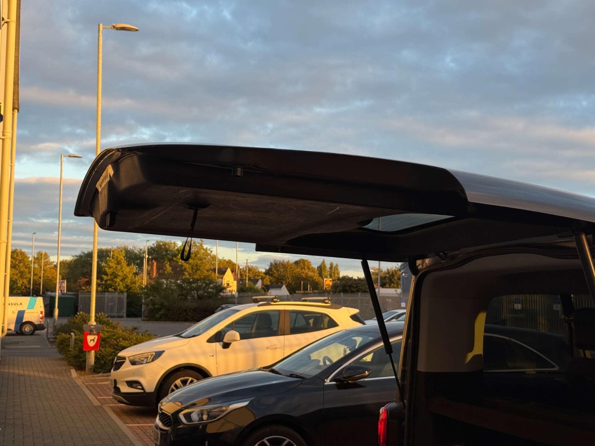 Peugeot Traveller view 29