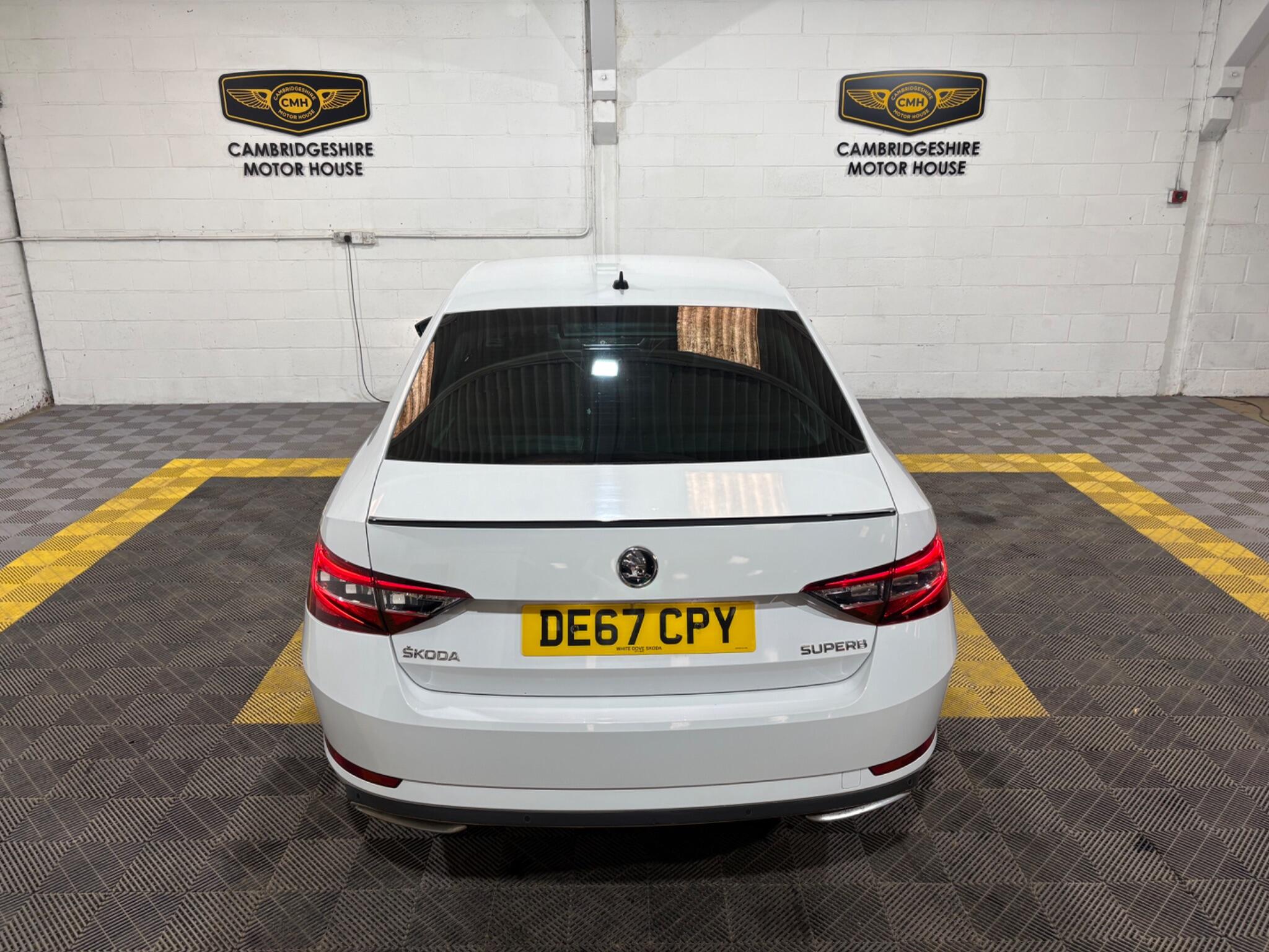 Skoda Superb view 11