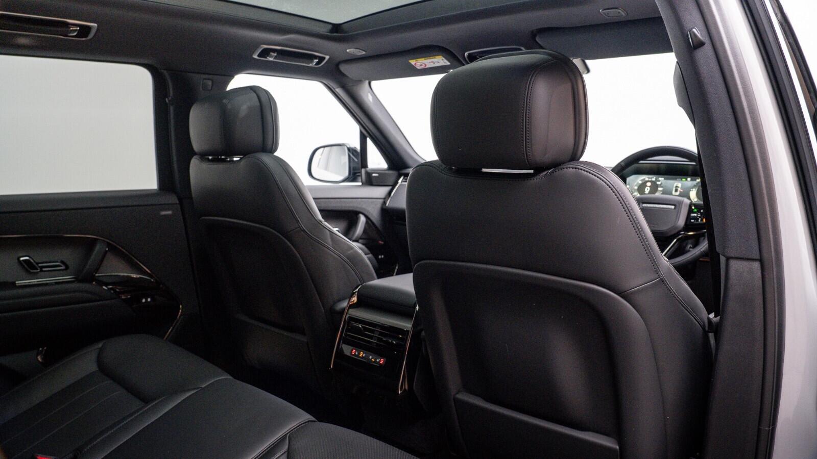 Land Rover Range Rover Sport view 9