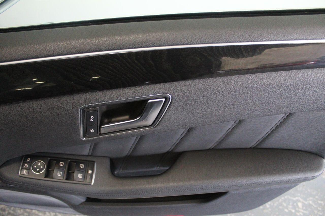 Mercedes-Benz E-Class view 47
