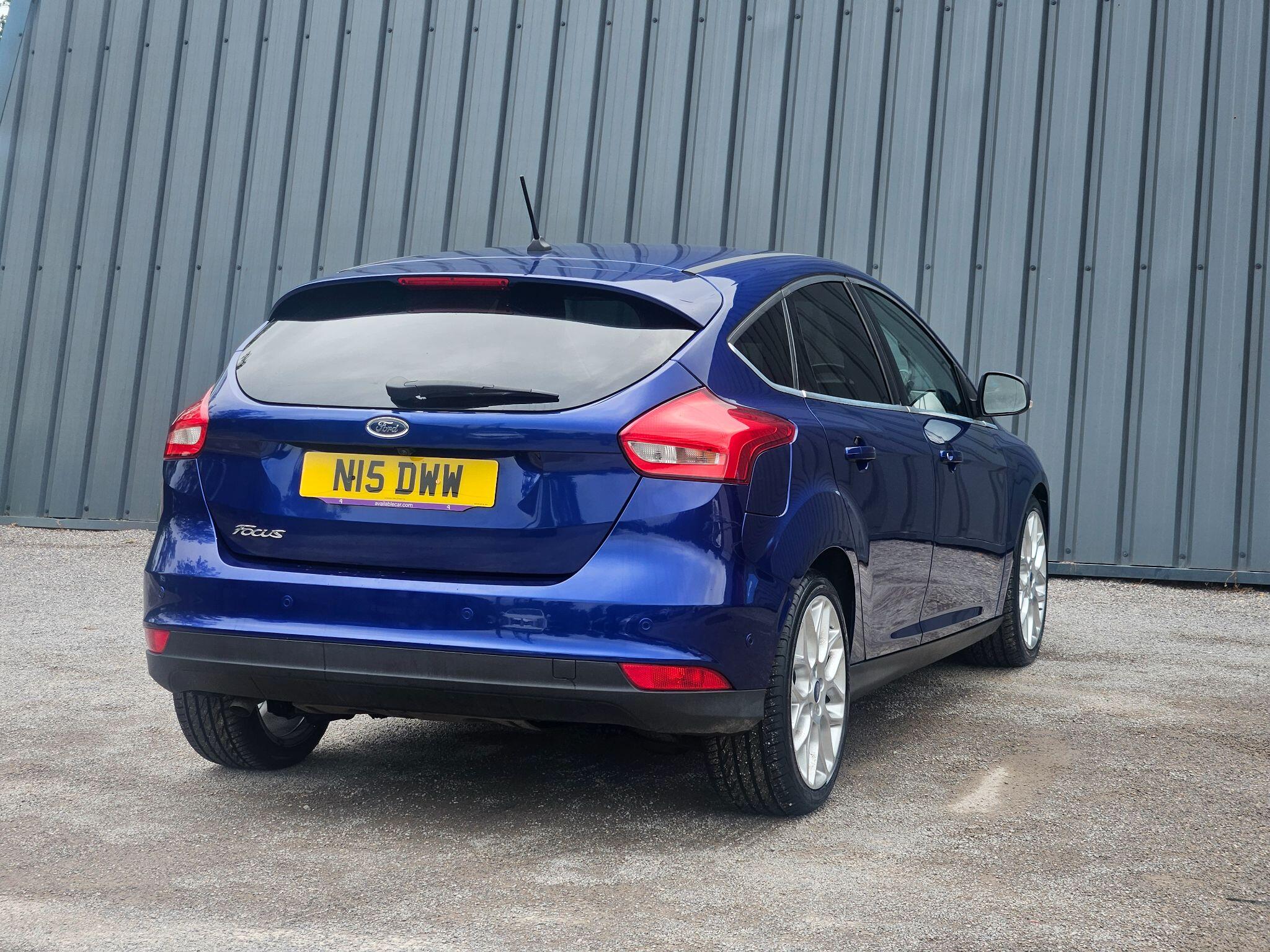 2017 Ford Focus image 15