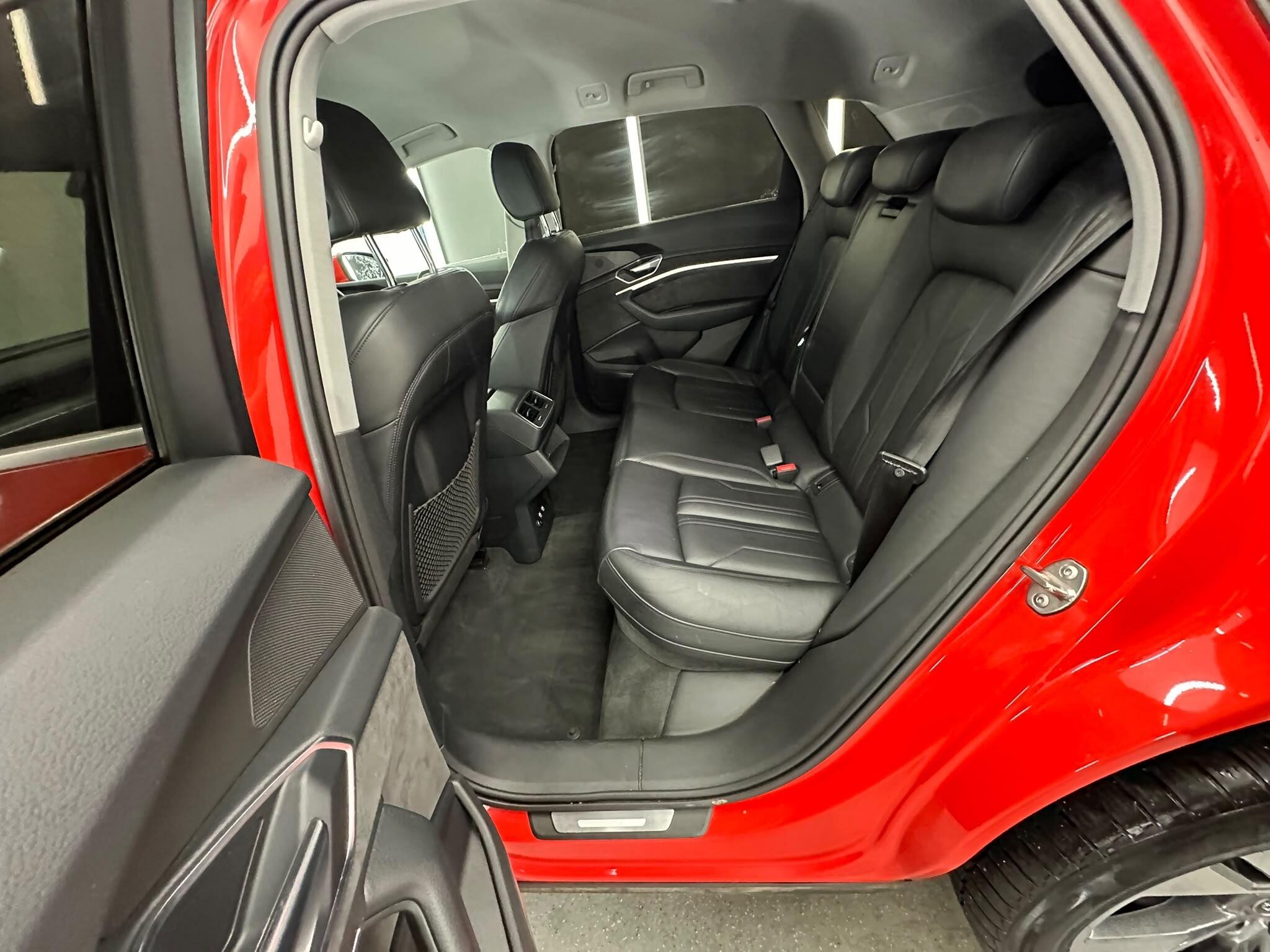 Audi E-Tron view 34