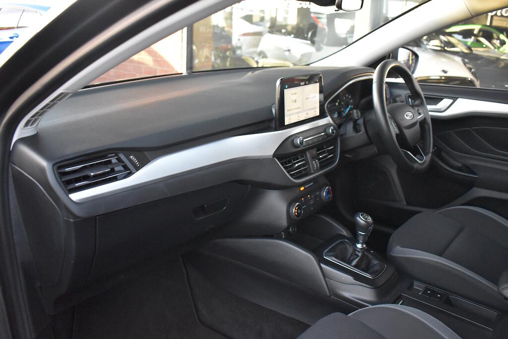 Ford Focus view 38