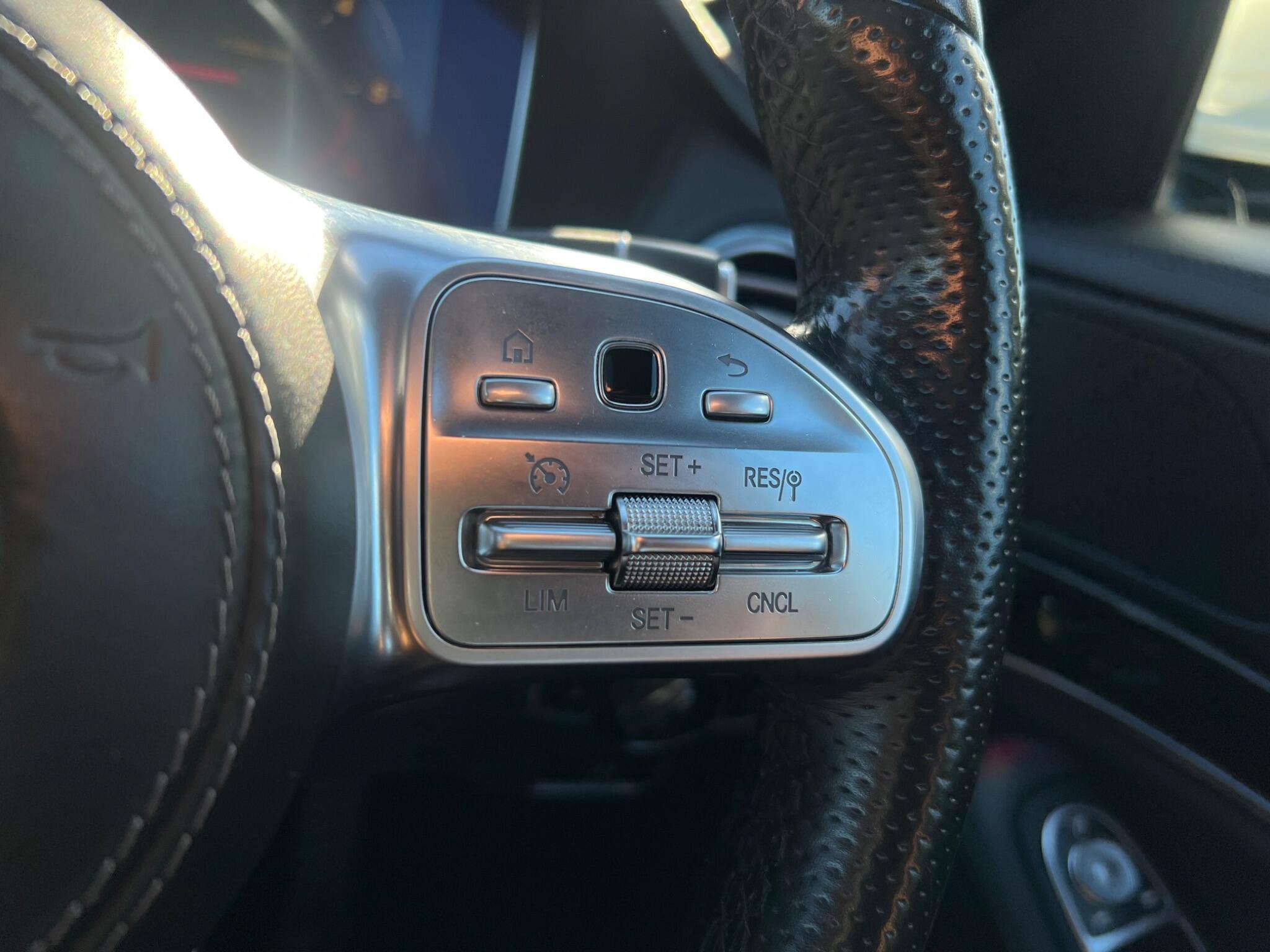 Mercedes-Benz S-Class view 40
