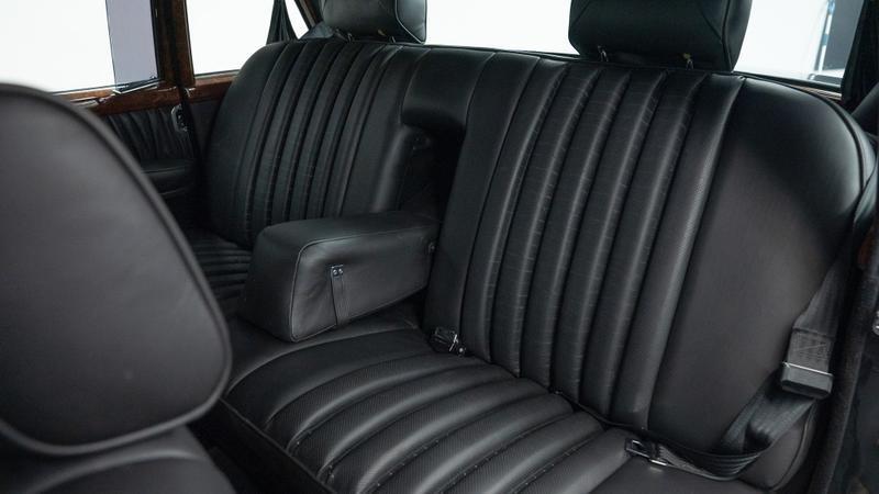 Mercedes-Benz 600 view 23