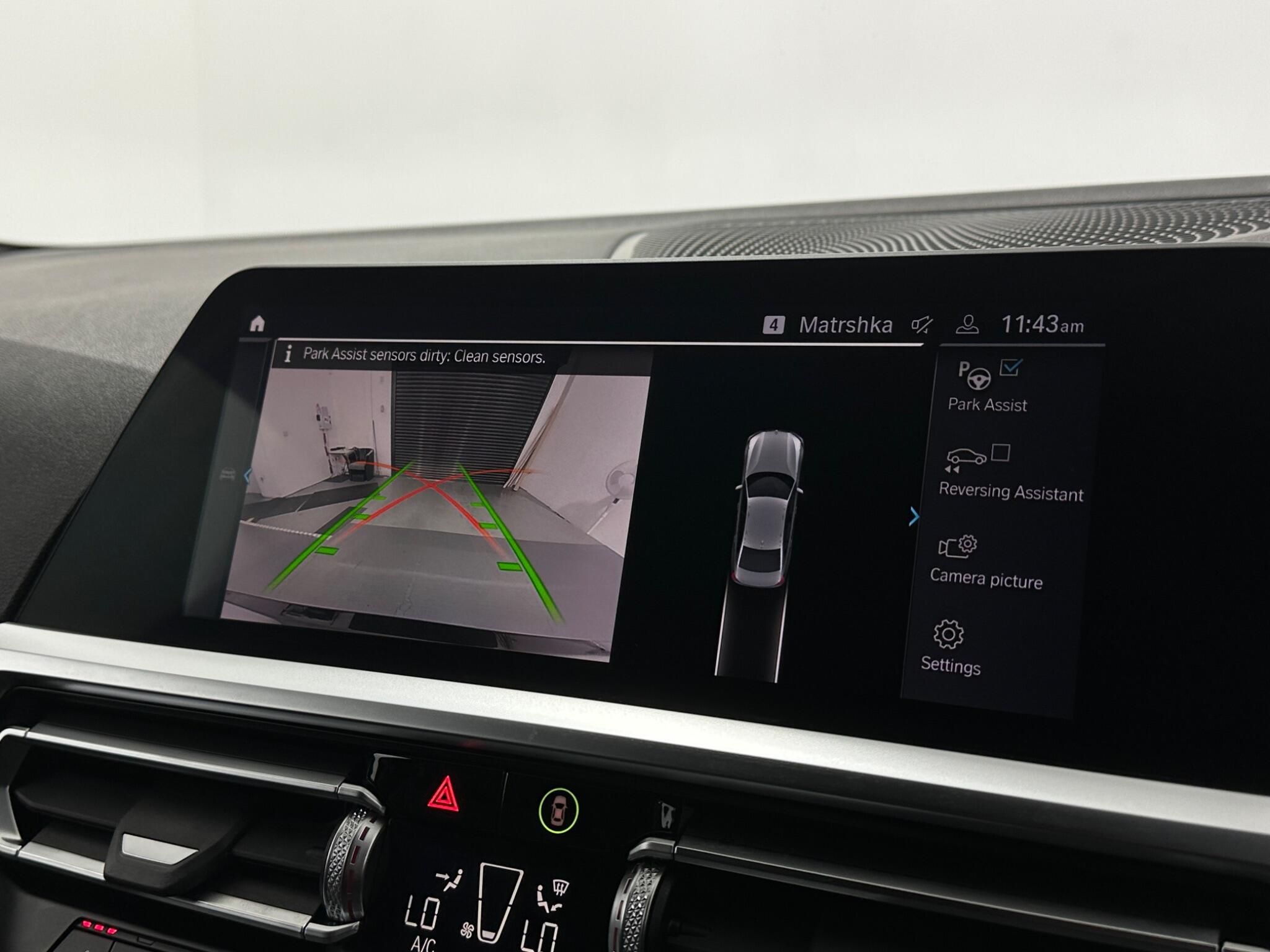 BMW 3 Series view 24