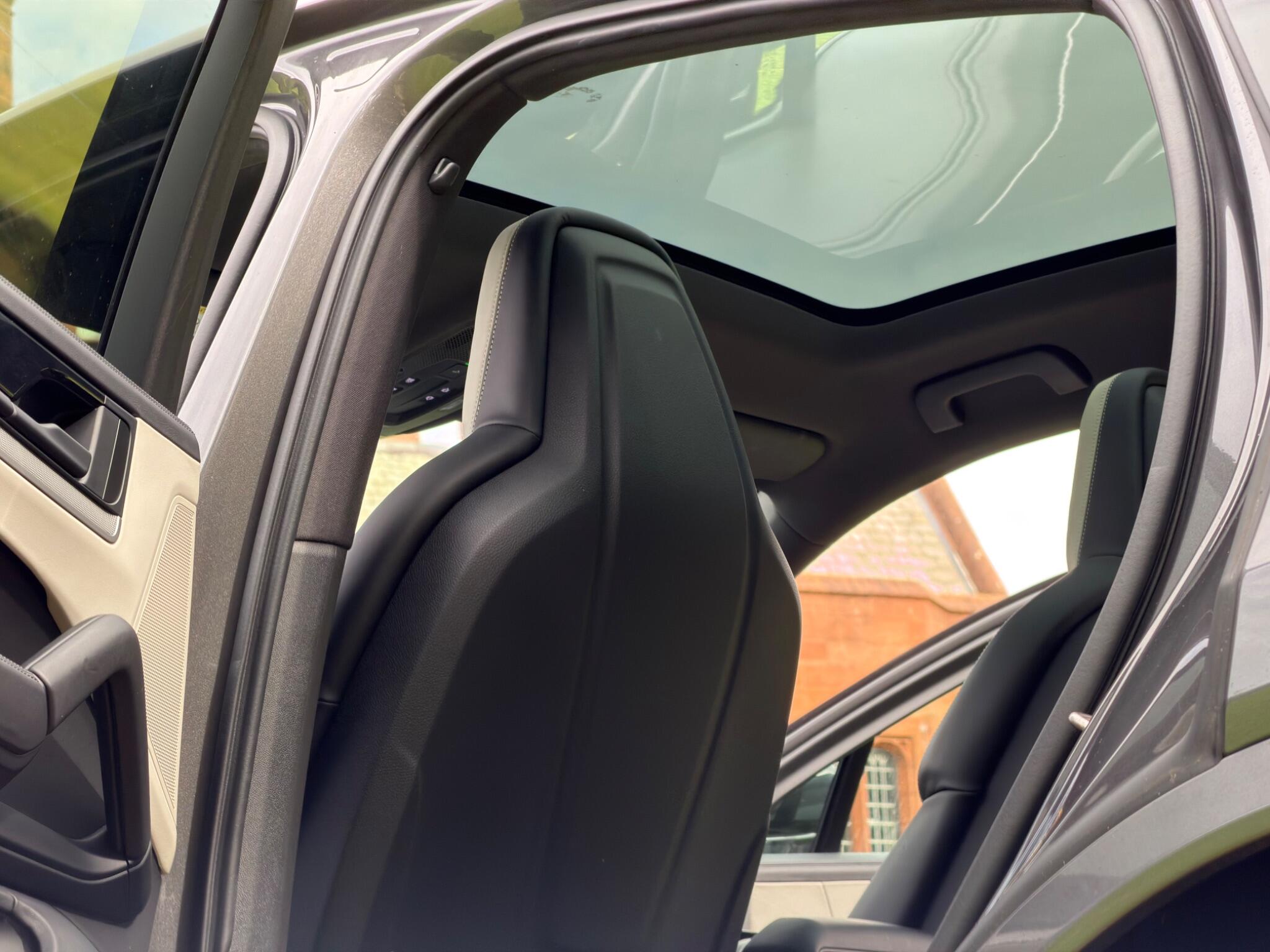 Porsche Cayenne view 31