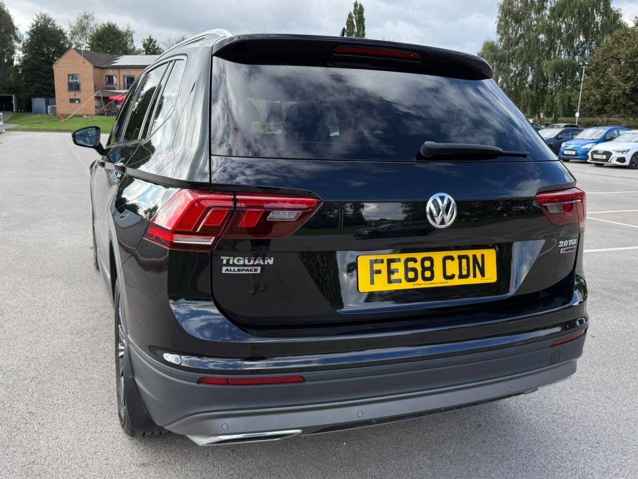 Volkswagen Tiguan Allspace view 50