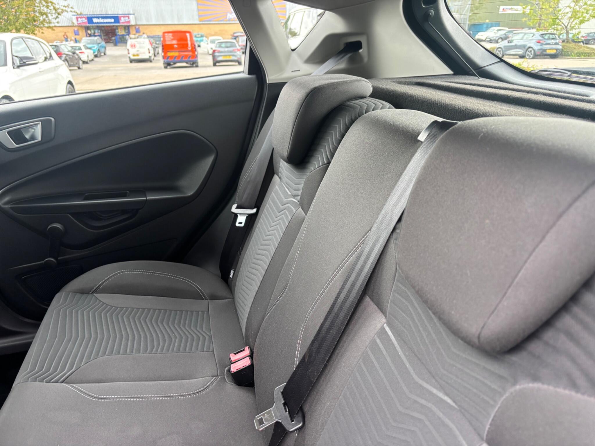 Ford Fiesta view 14