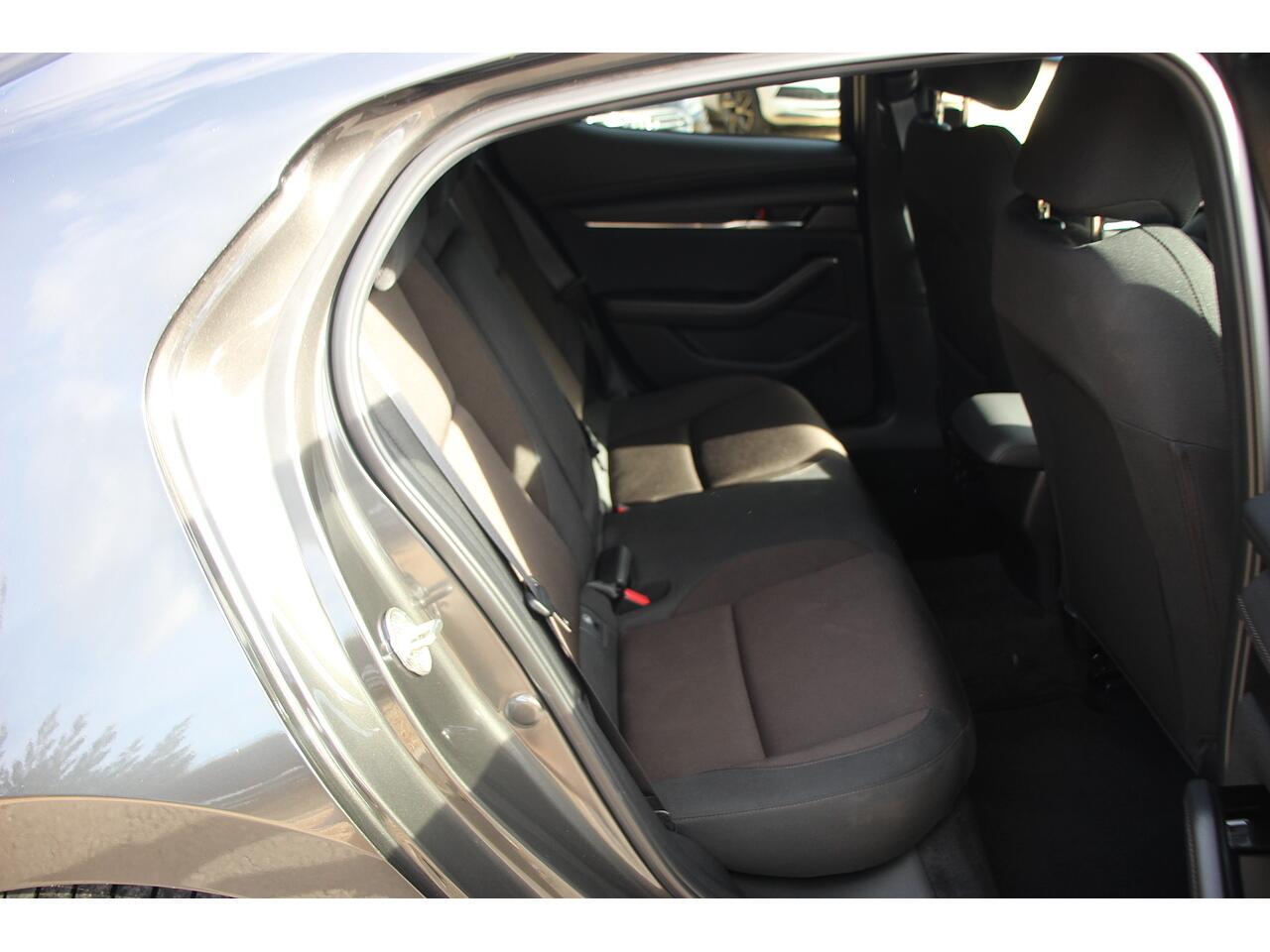 Mazda Mazda3 view 18