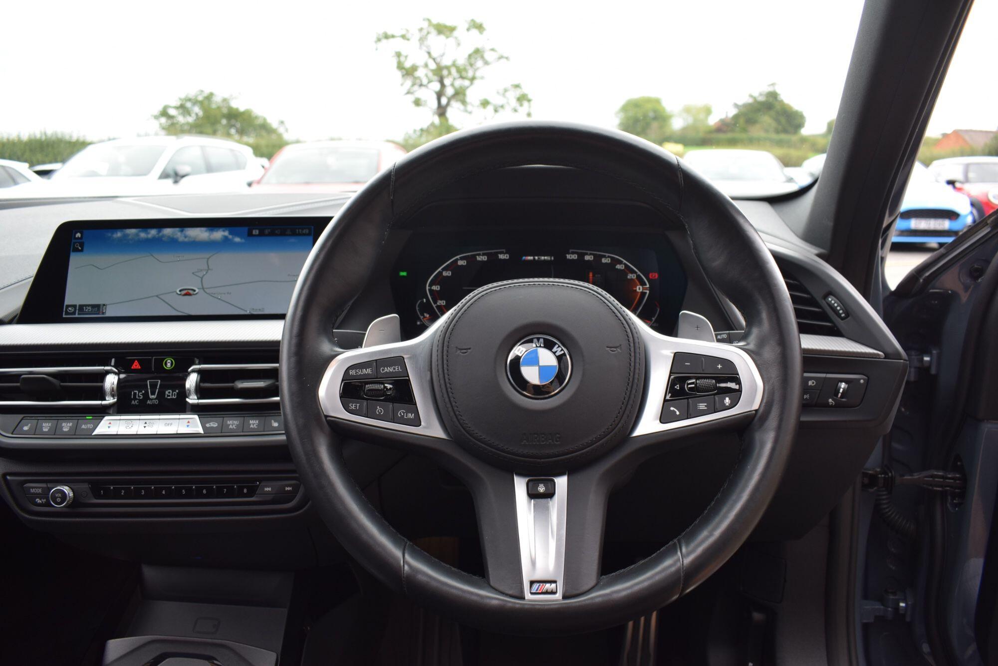BMW 1 Series view 10