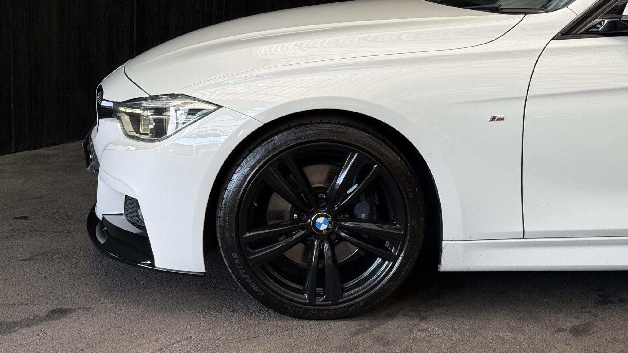 BMW 3 Series view 8