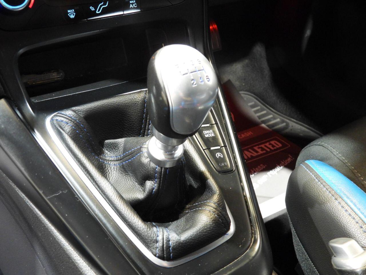 Ford Focus view 51