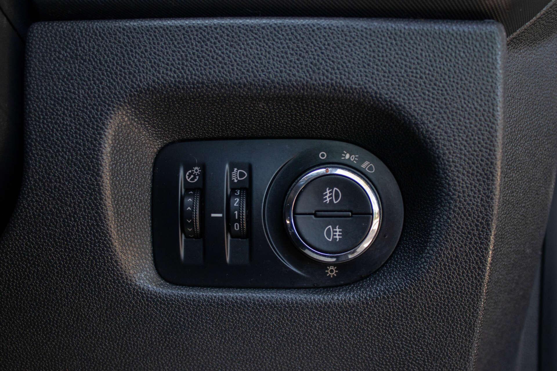 Vauxhall Corsa view 19