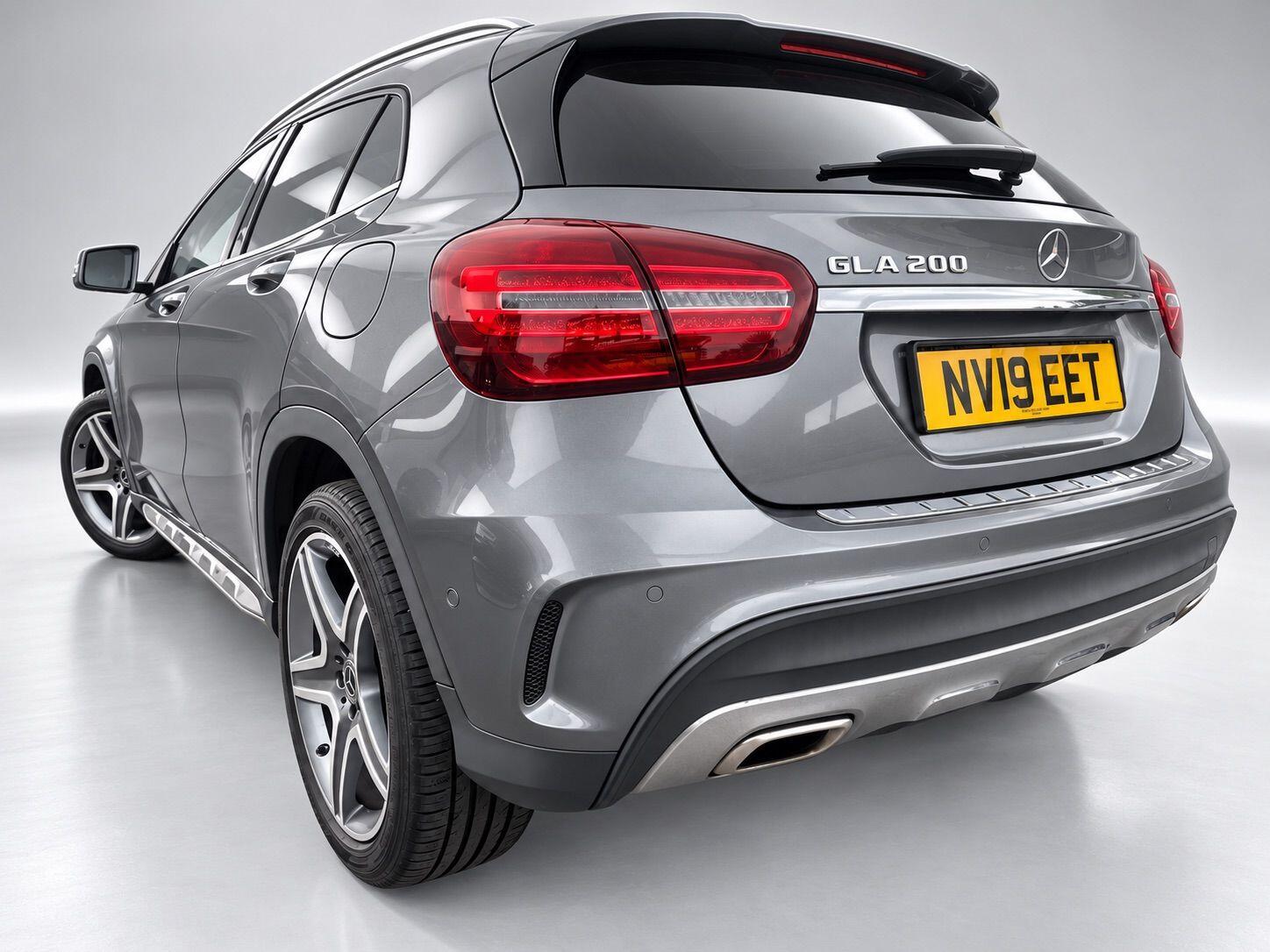 Mercedes-Benz Gla view 14