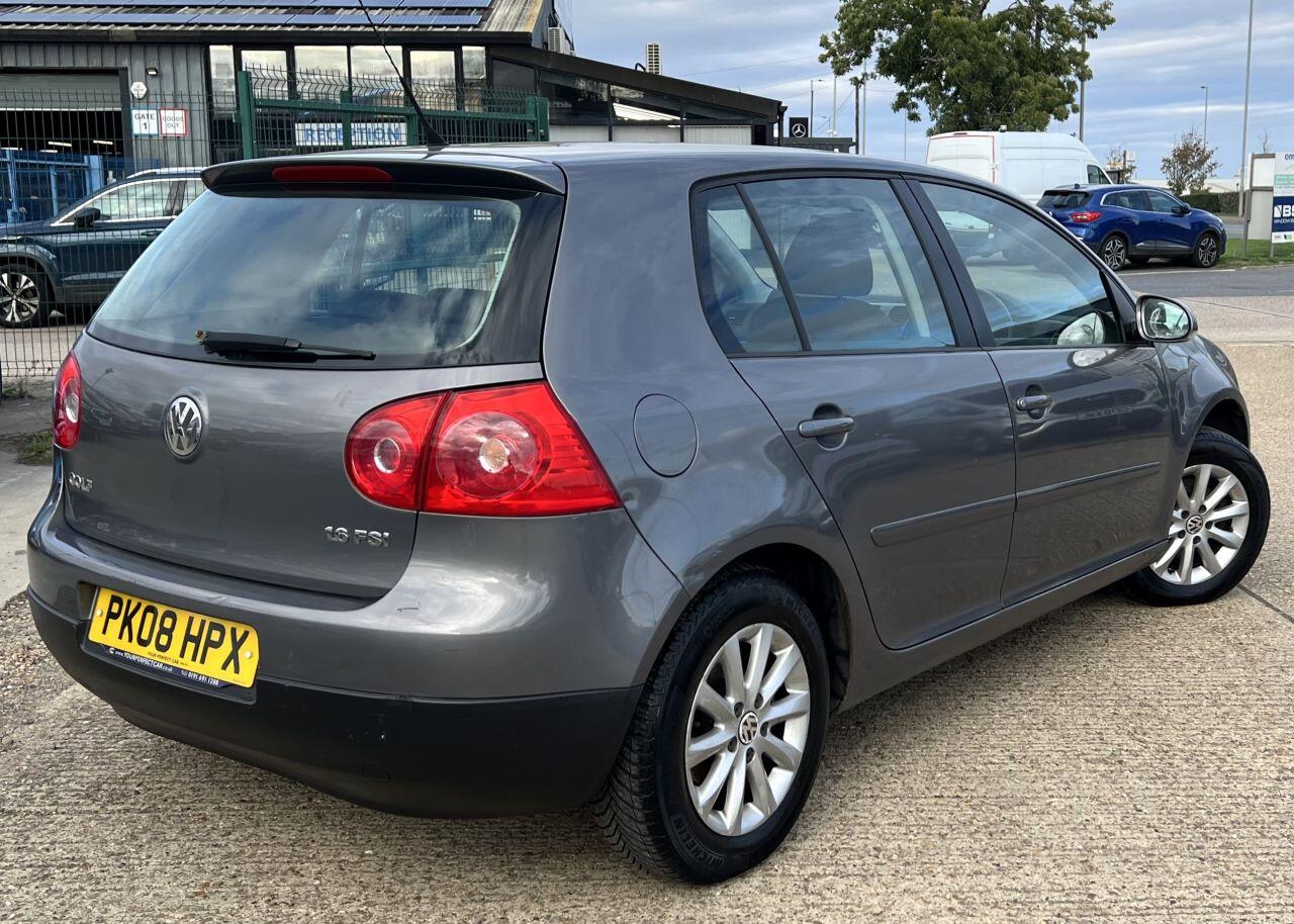 Volkswagen Golf view 3