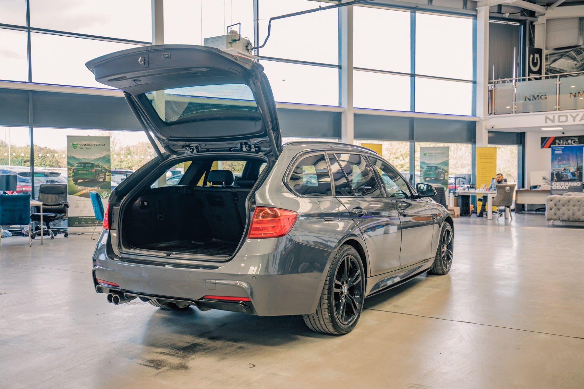 BMW 3 Series view 26