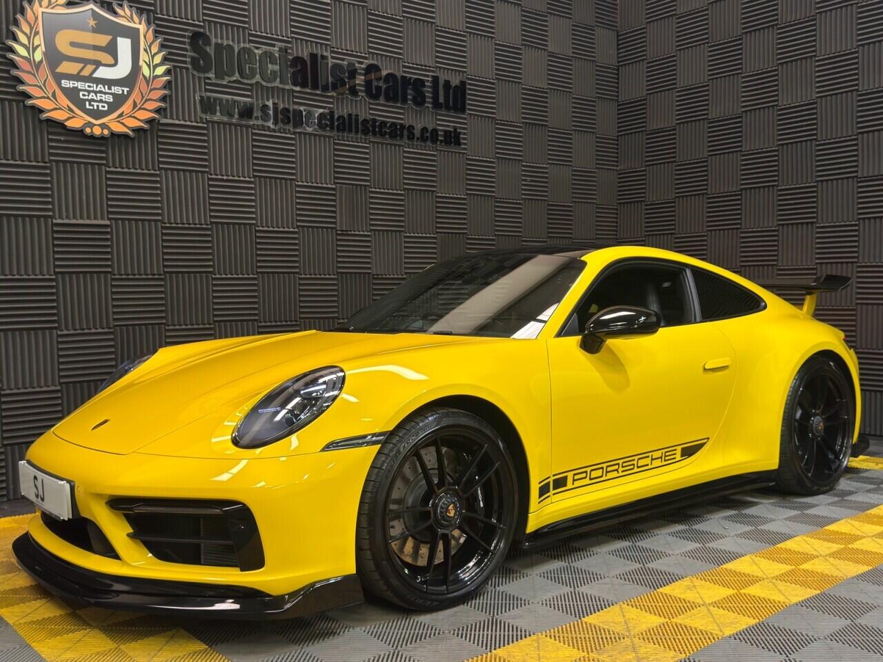 Porsche 911 view 27