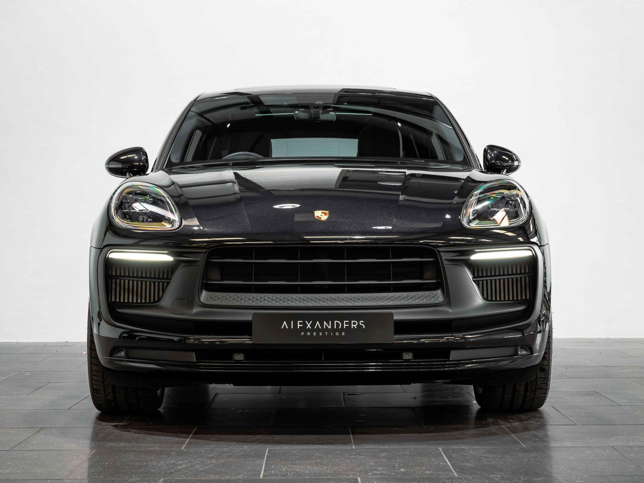 Porsche Macan view 9