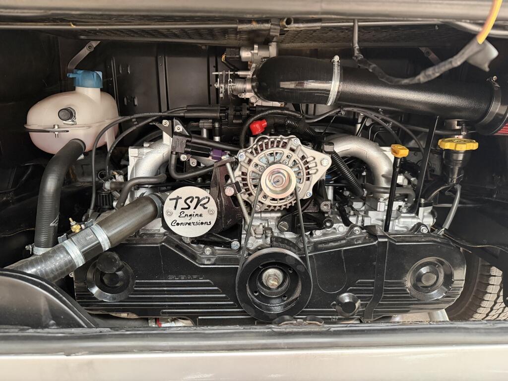 Volkswagen Transporter view 6