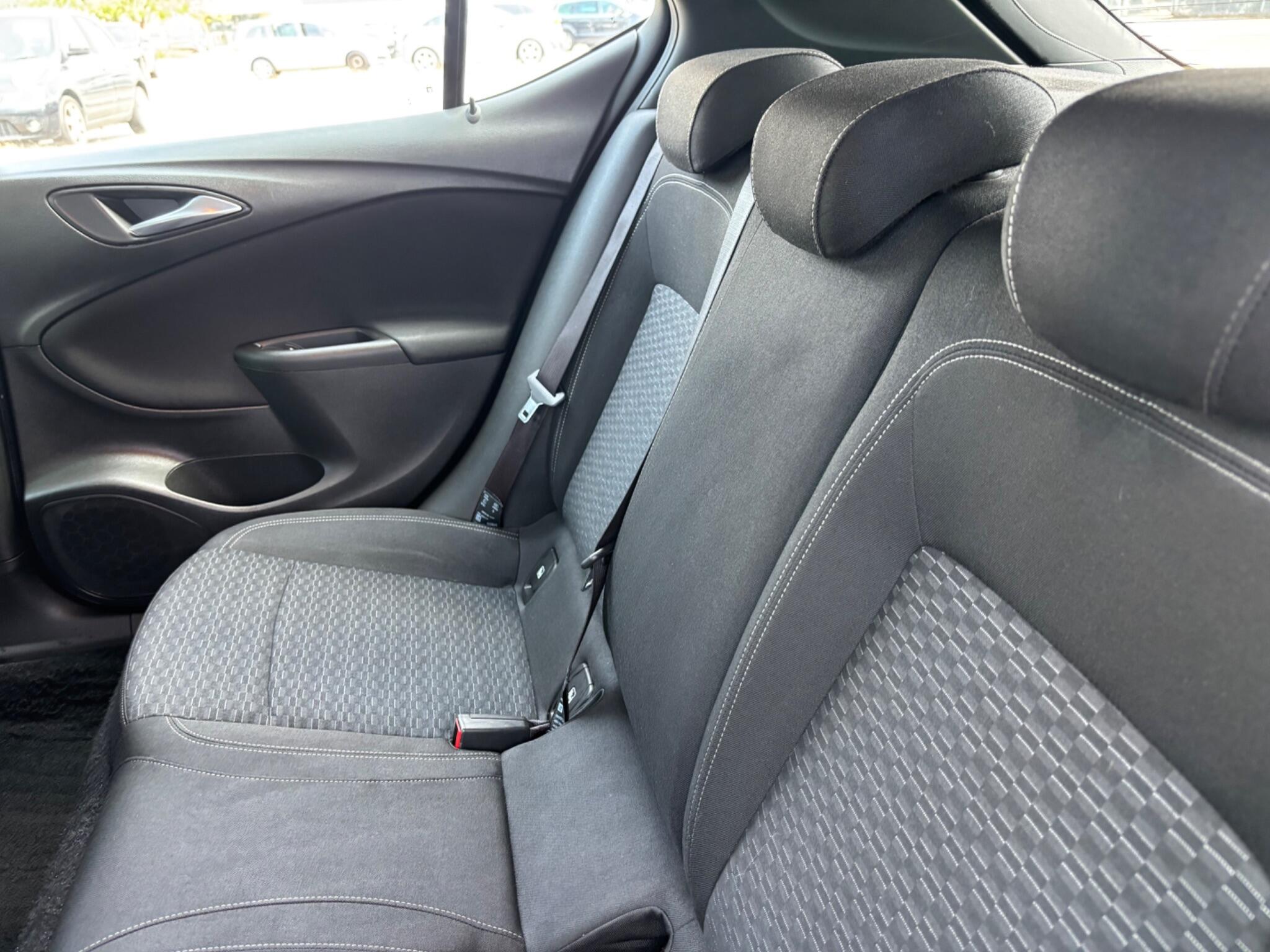 Vauxhall Astra view 13