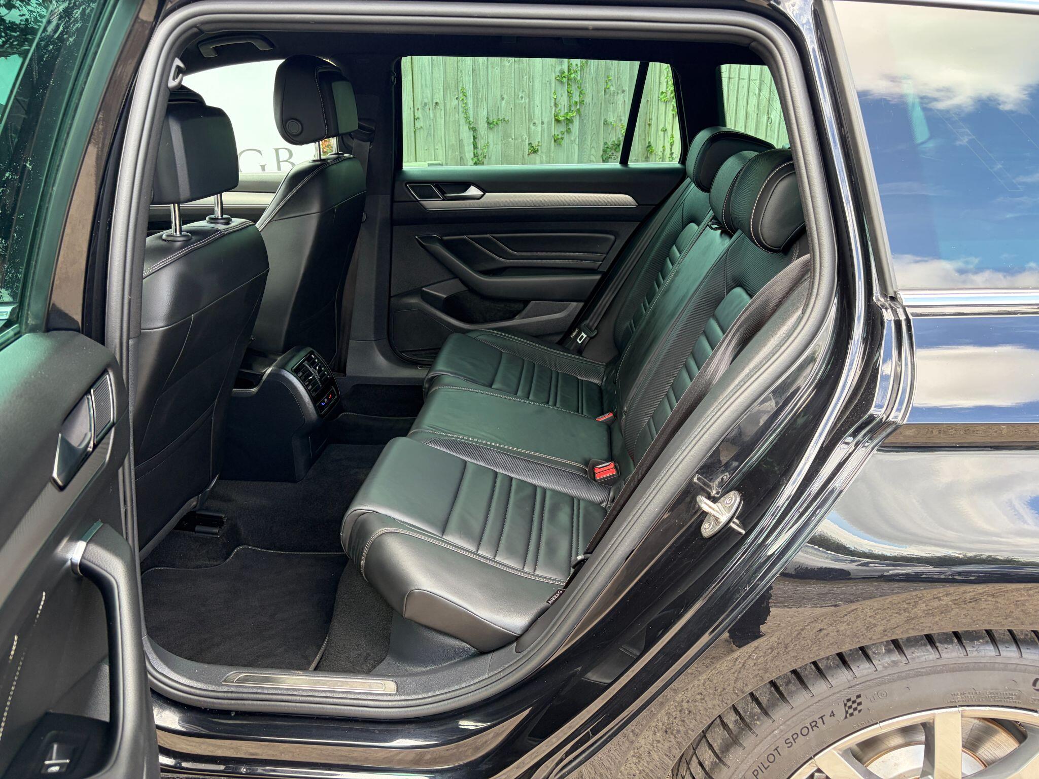 Volkswagen Passat view 13