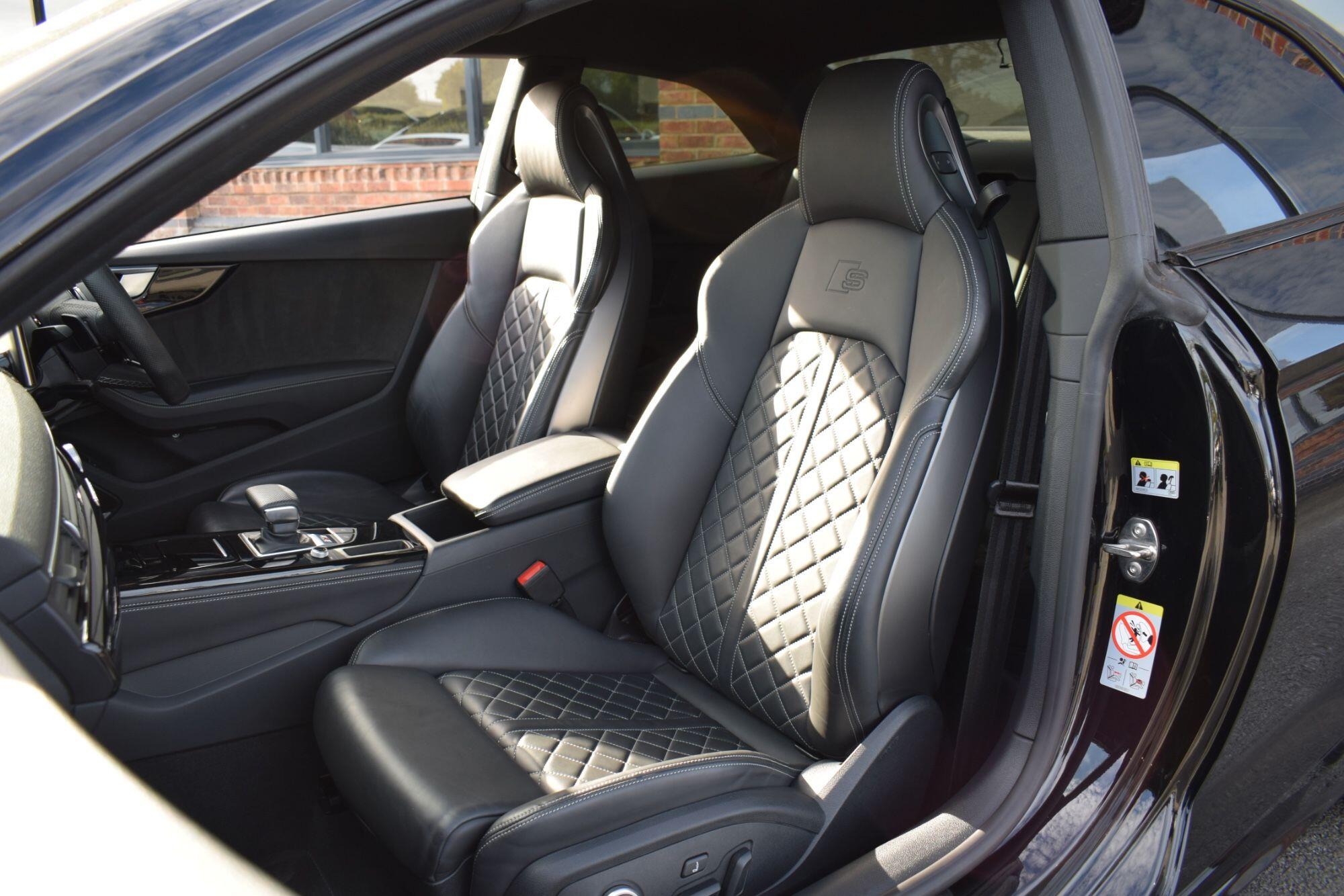 Audi S5 view 31