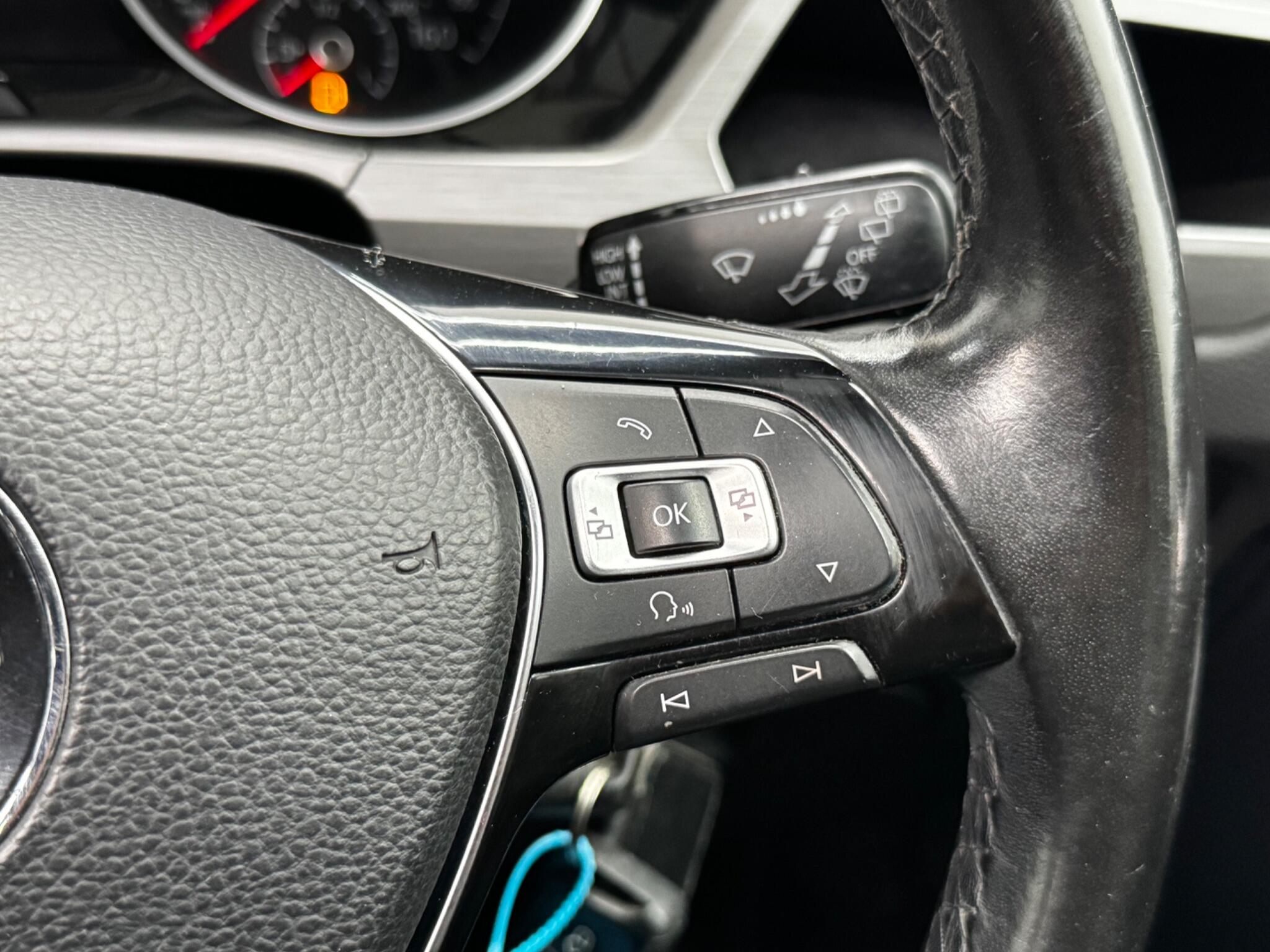 Volkswagen Touran view 44