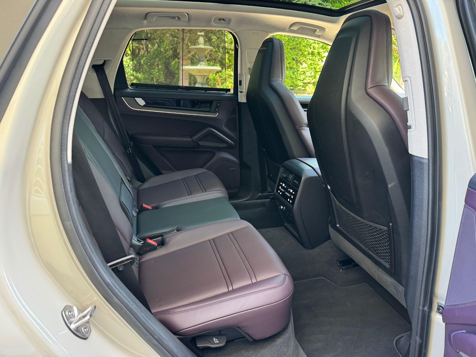 Porsche Cayenne view 35