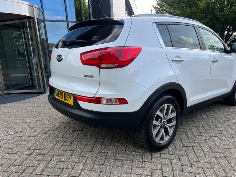 2015 Kia Sportage 1.7 CRDi EcoDynamics 2 2WD Euro 5 (s/s) 5dr • 20,853 miles image 17