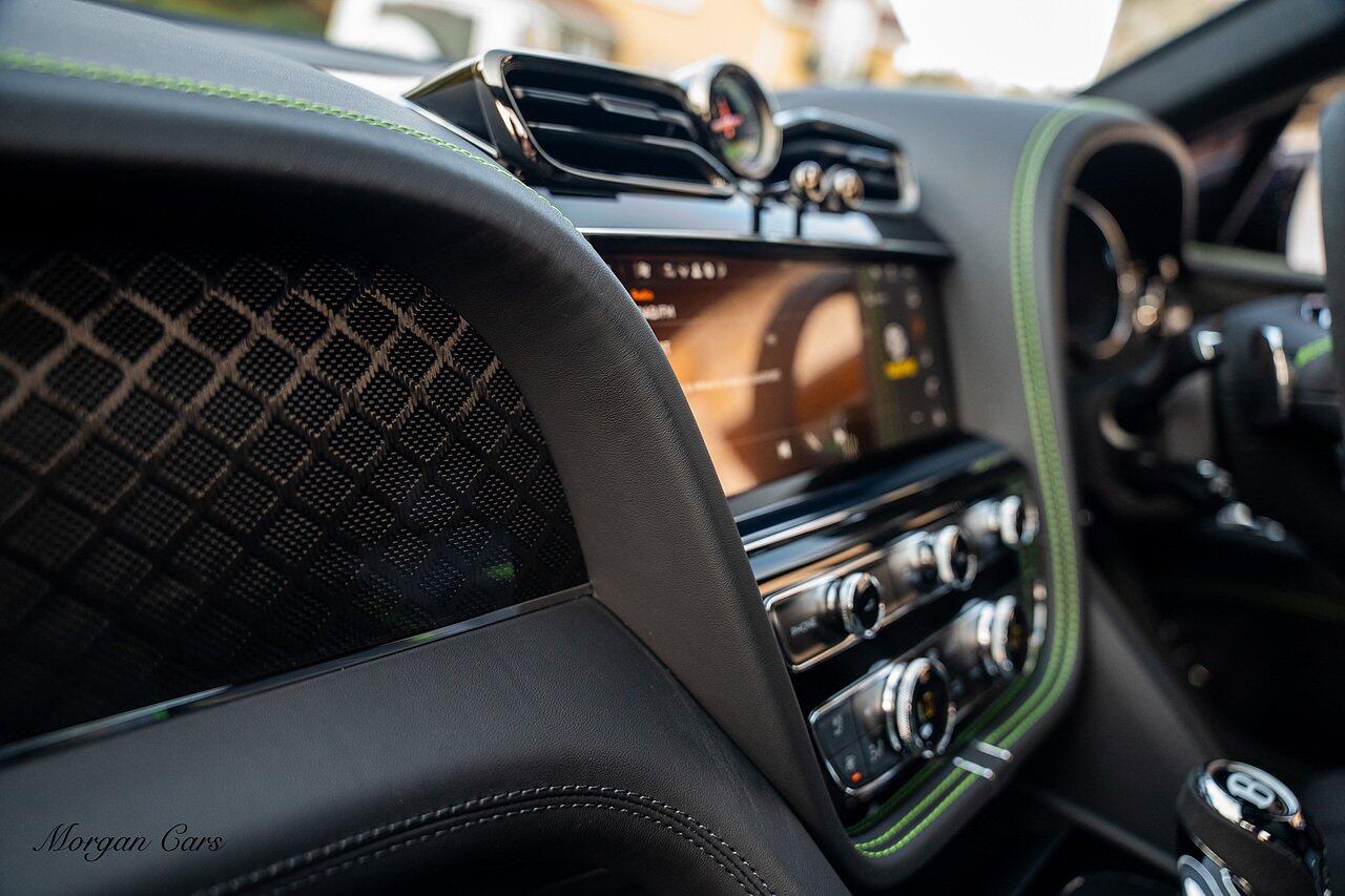 Bentley Bentayga view 77