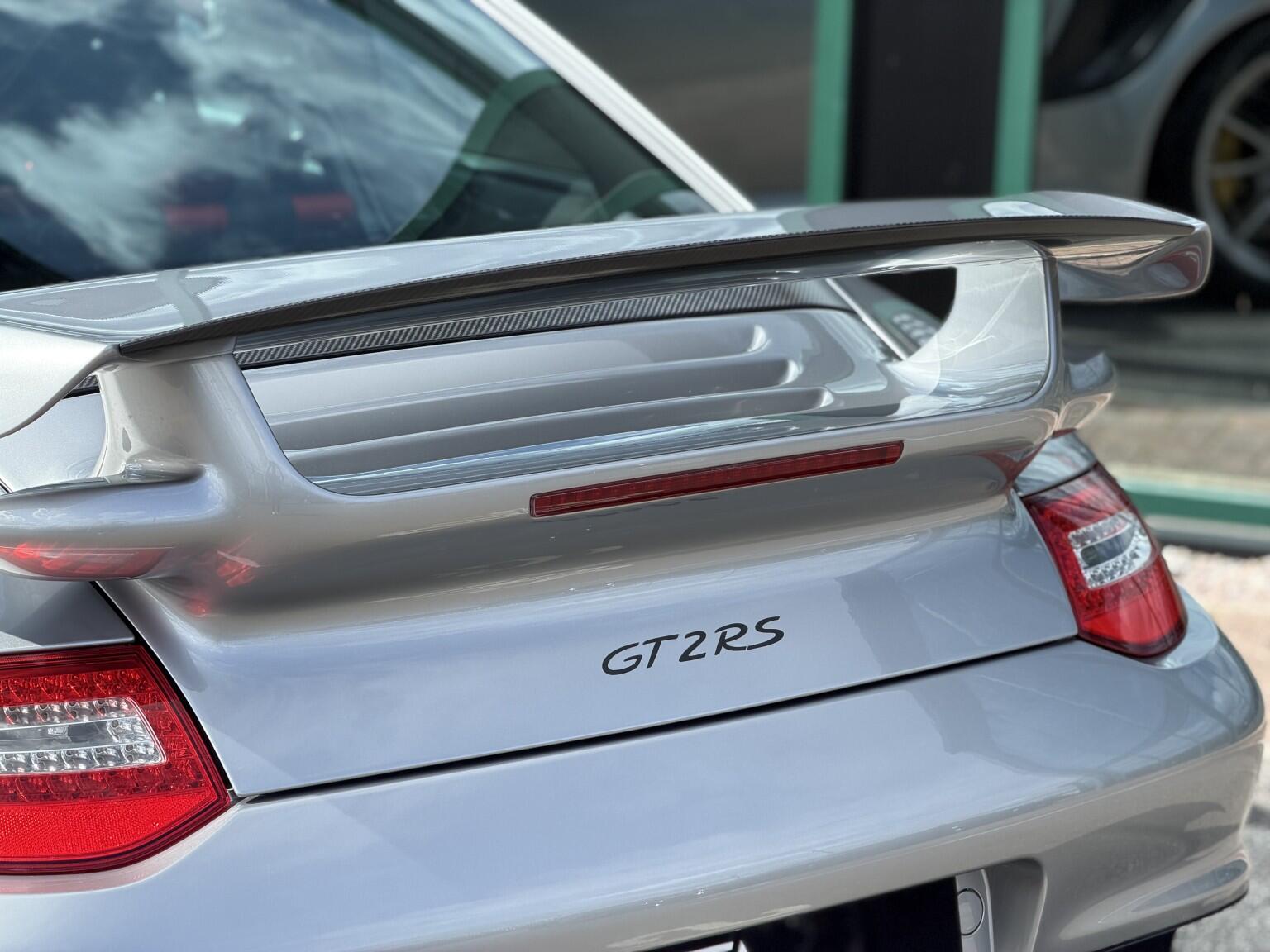 Porsche 911 view 33