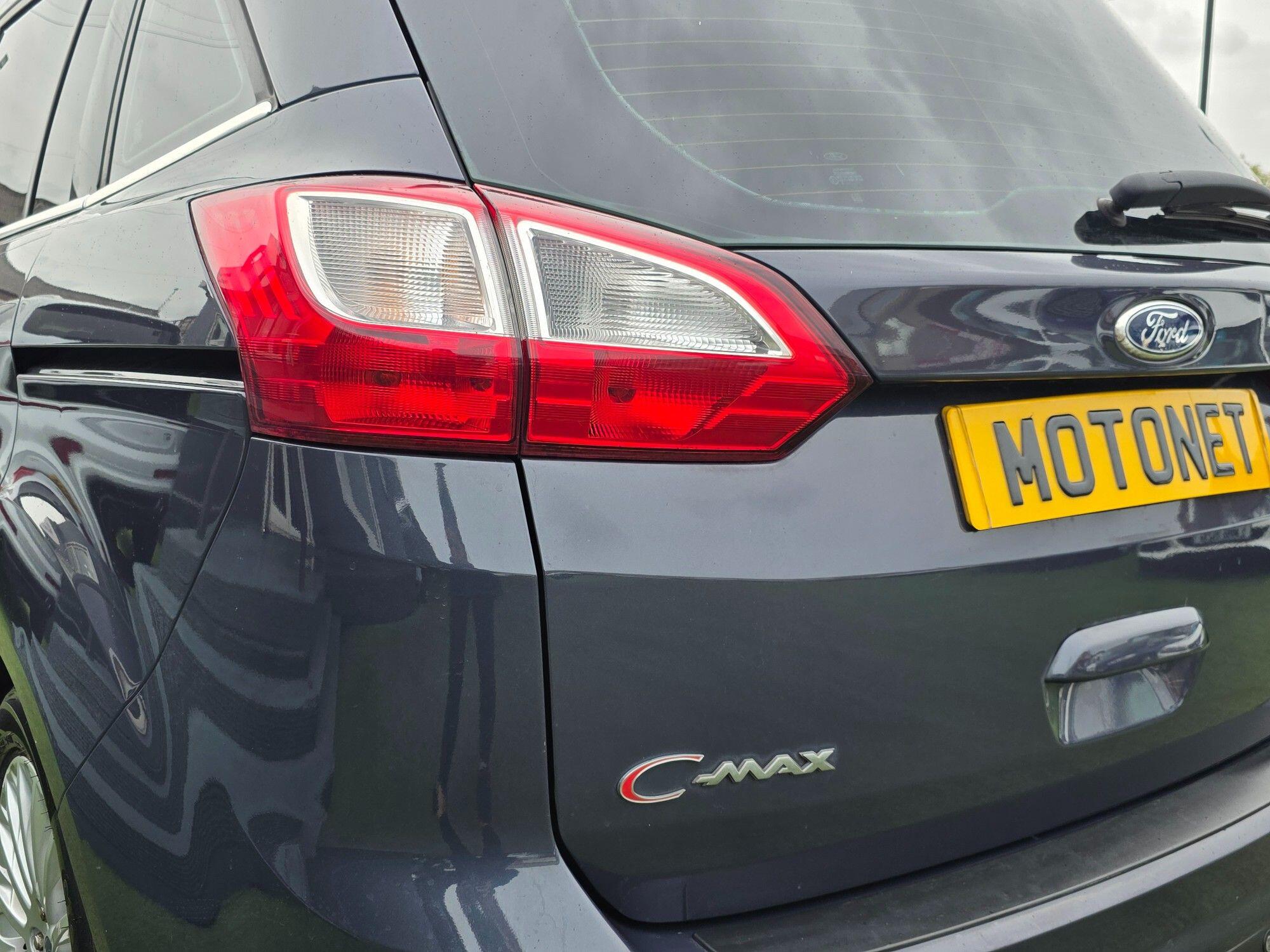 Ford Grand C-Max view 26