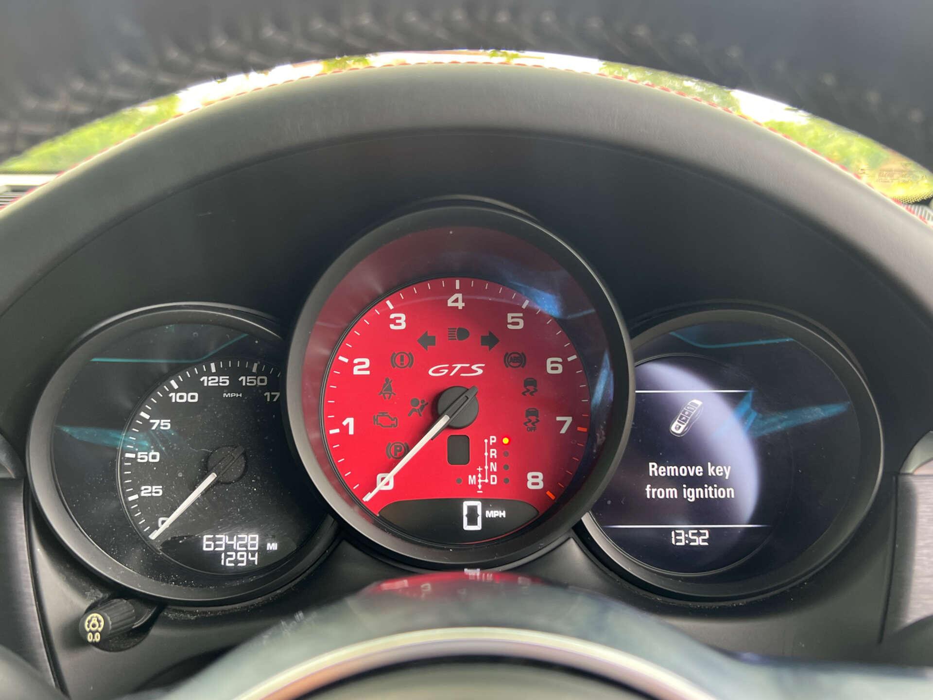 Porsche Macan view 45