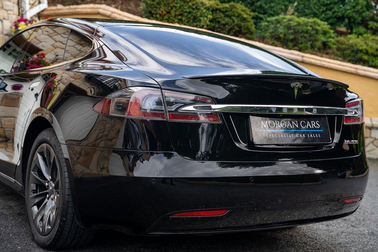 Tesla Model S view 7