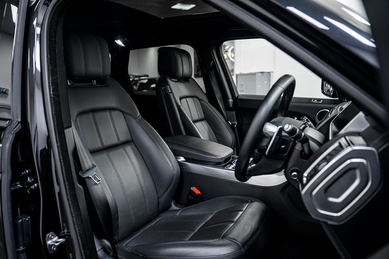 Land Rover Range Rover Sport view 2