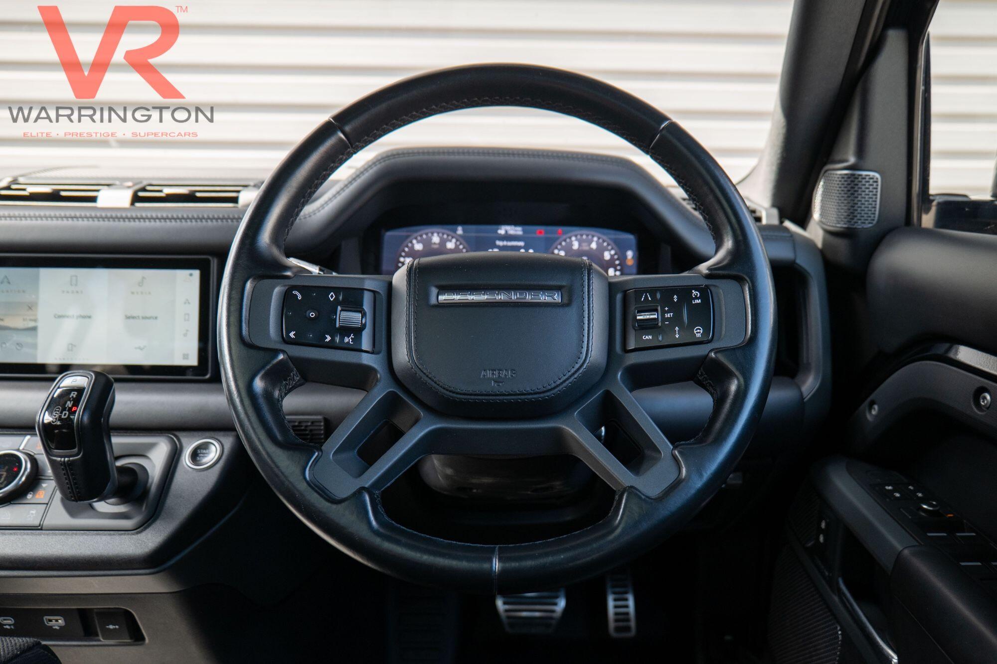 Land Rover Defender 110 view 10