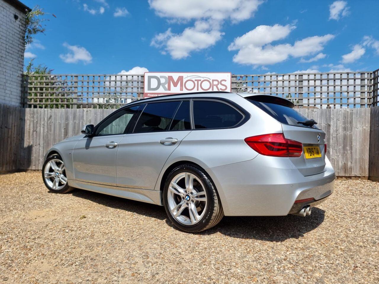 BMW 3 Series view 4