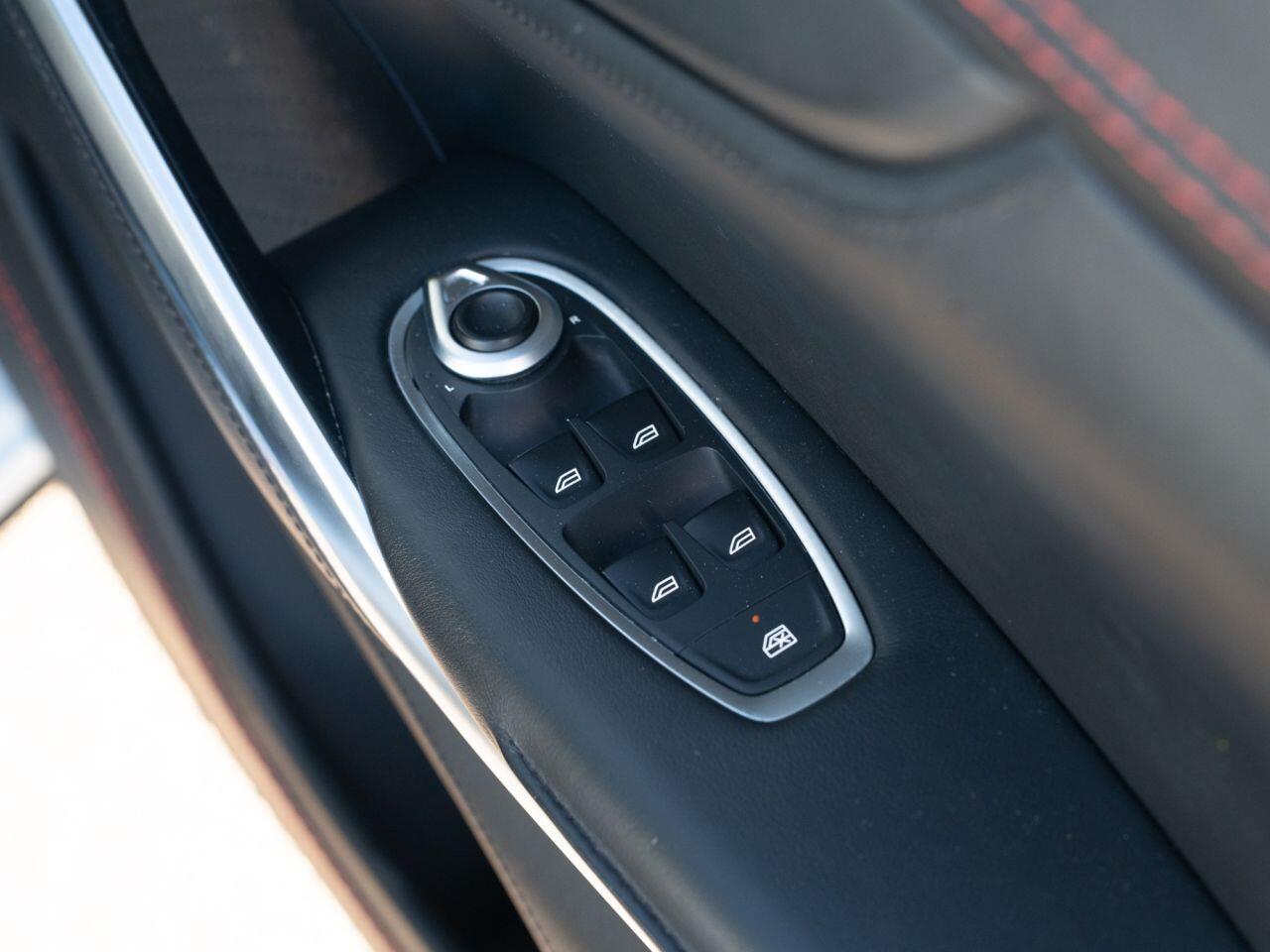 Aston Martin DBX view 26