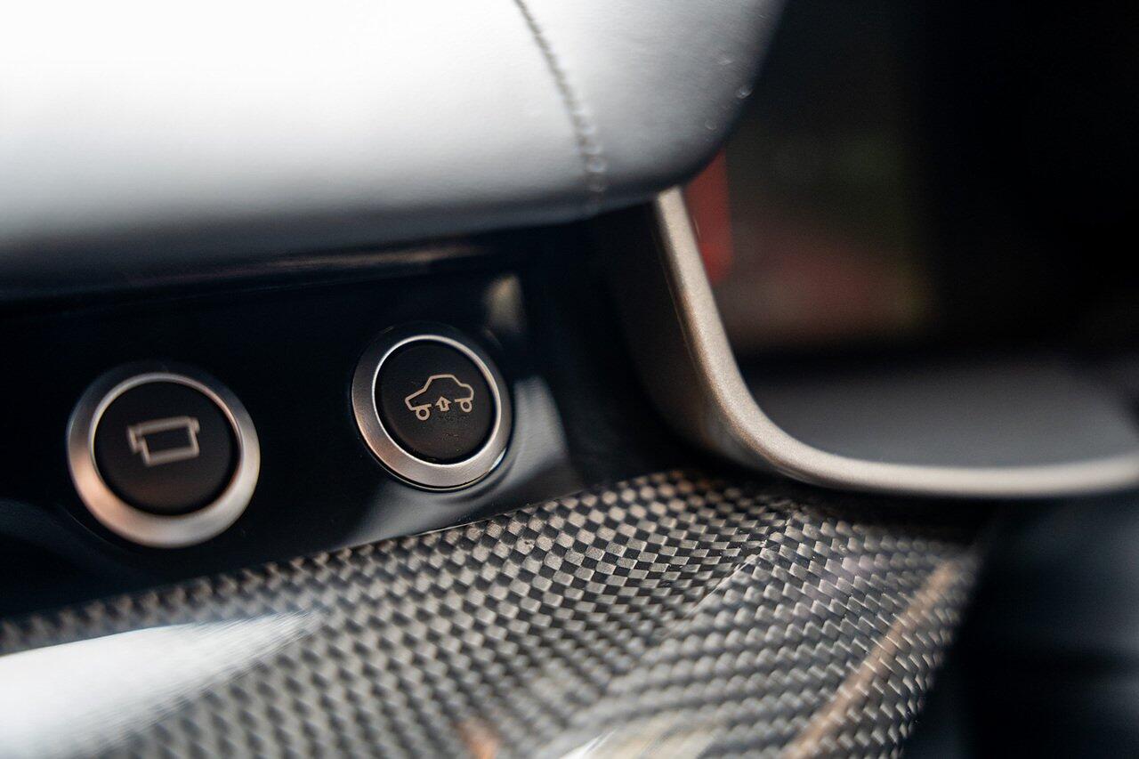 Ferrari F12 view 76