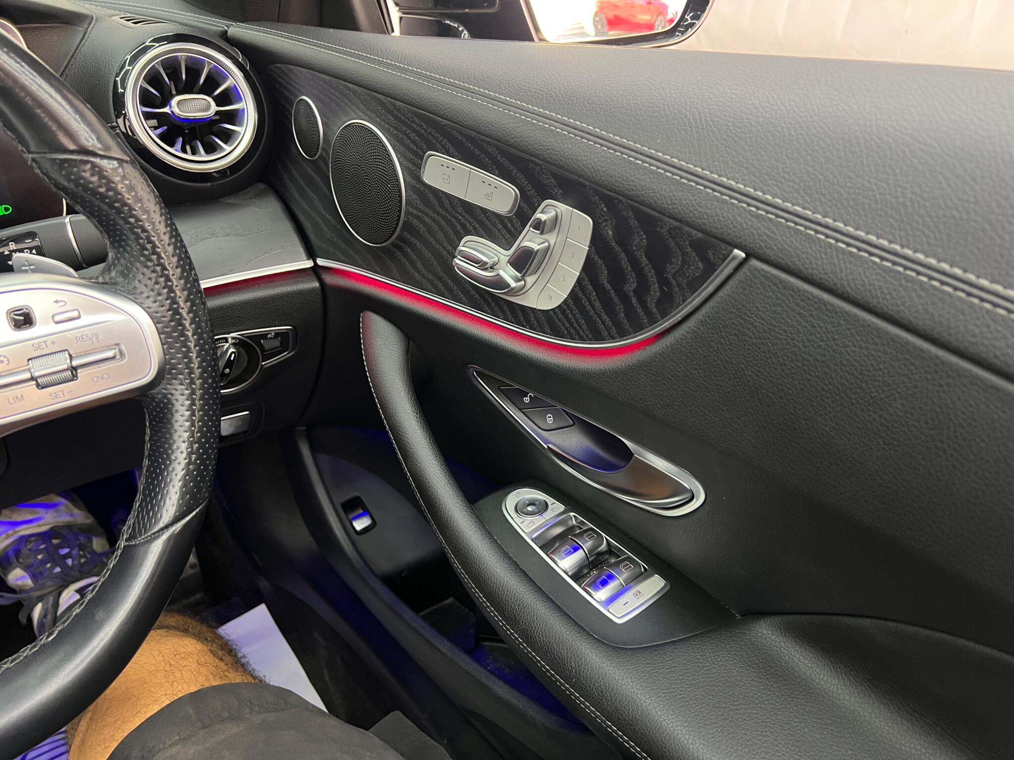 Mercedes-Benz E Class view 29