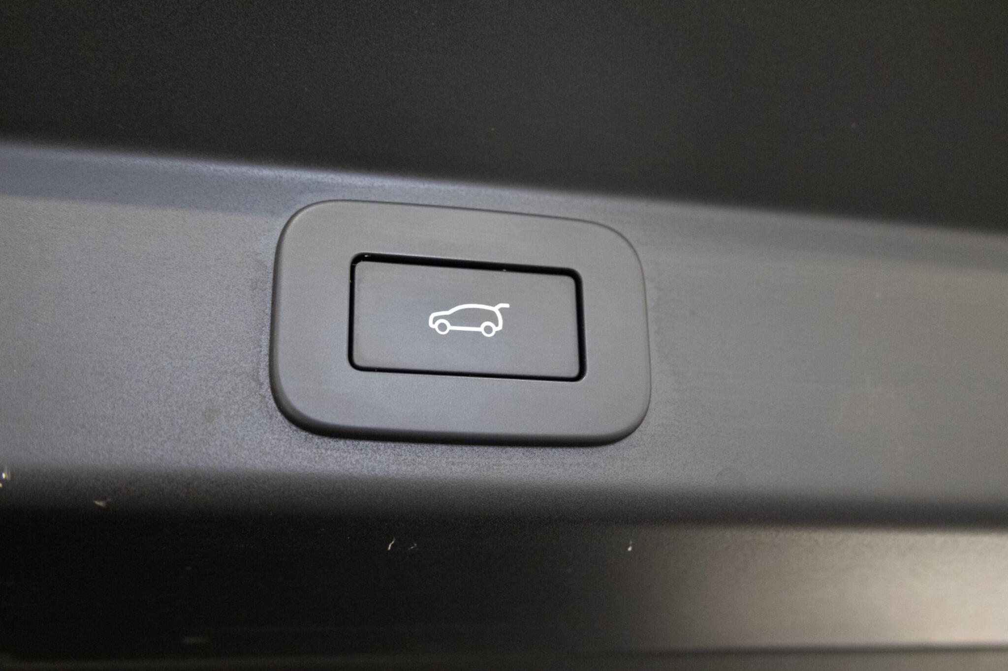Land Rover Range Rover Sport view 12
