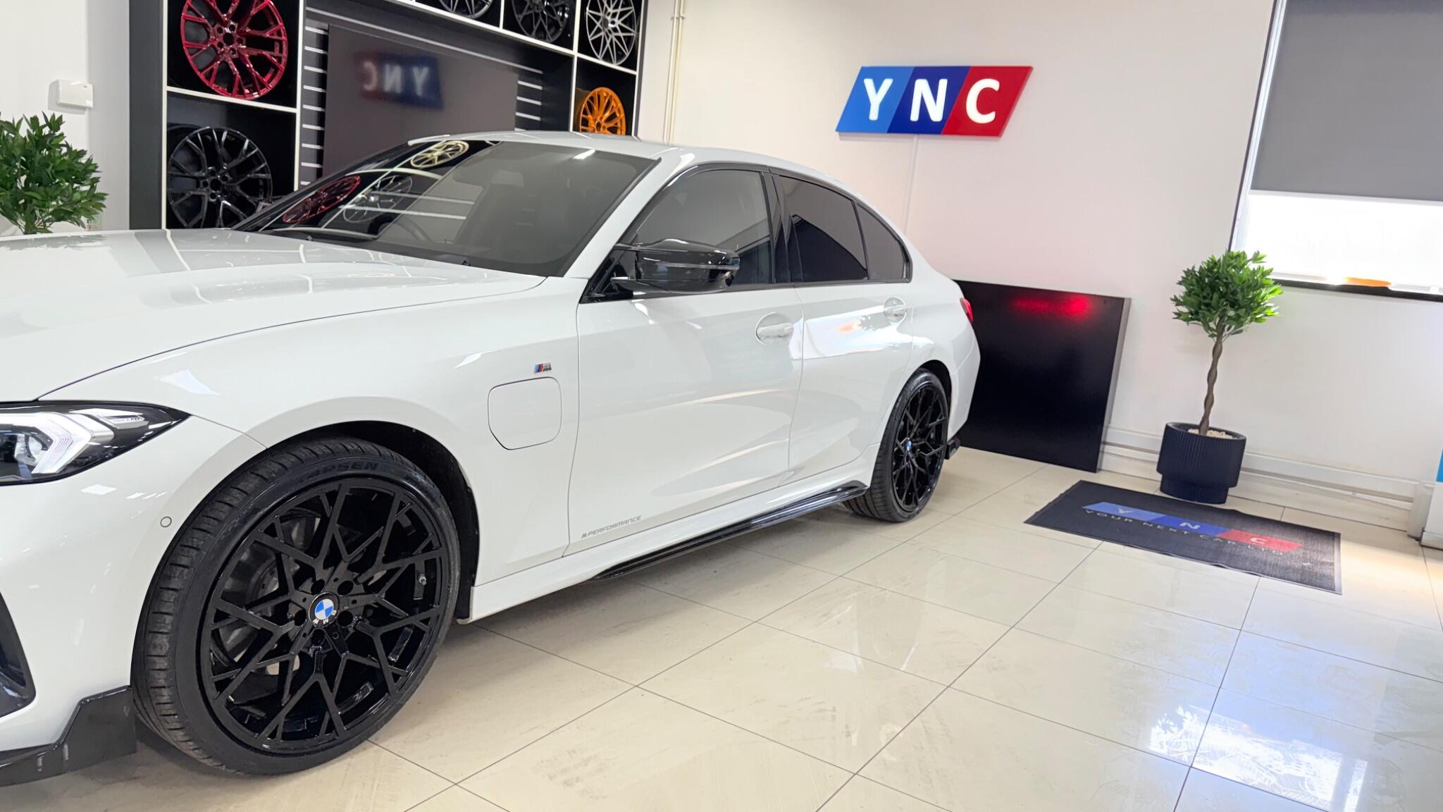 BMW 3 Series view 13