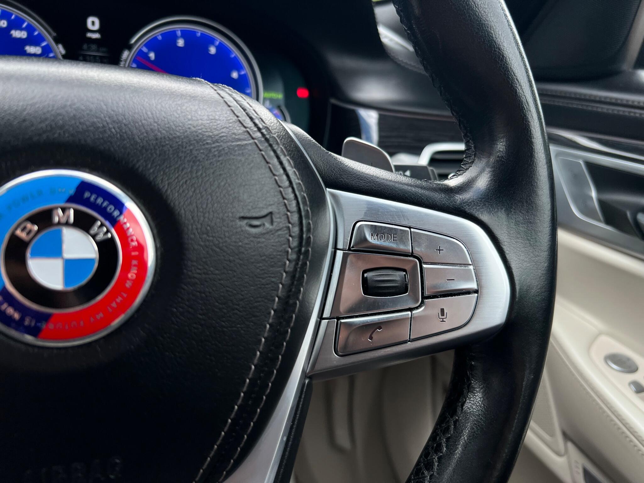 BMW 7 Series view 43
