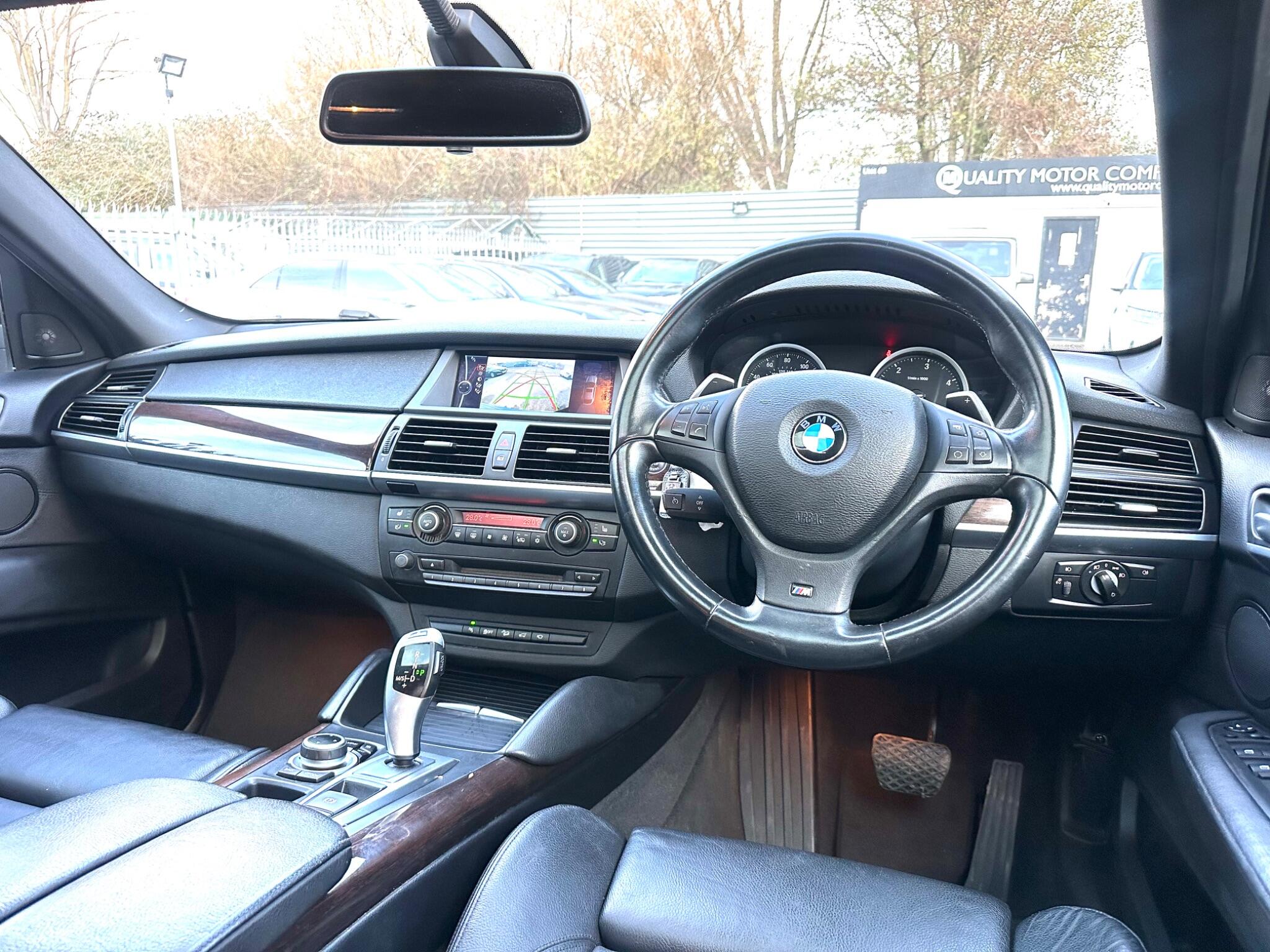 BMW X6 view 21